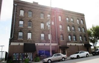 1017 S 10th St.