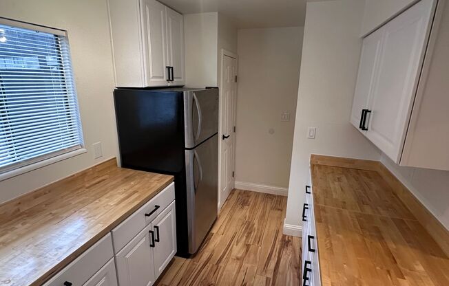 Fully Updated Townhouse in Mid-Town Ft Collins - Available Now!