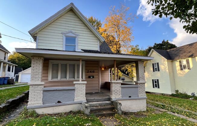 246 Quimby NE - Creston - Water and trash included