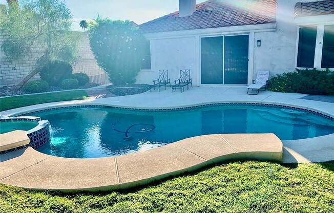 1915 HAZELTINE CT