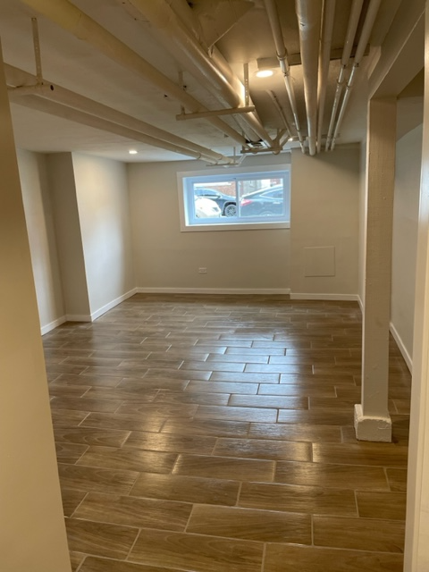 5422 W DAKIN