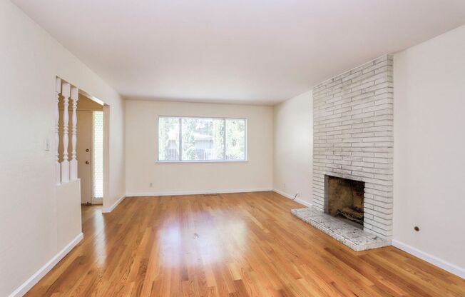 264 W Oakwood Blvd