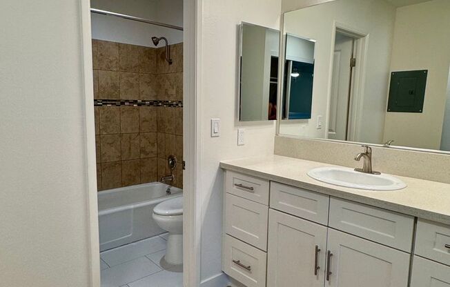 1 bed, 1 bath, 800 sqft, $2,245, Unit #7