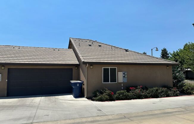 2011 BELLA OAKS DR. - 3 BEDROOM 2 BATH - TULARE - DEL LAGO