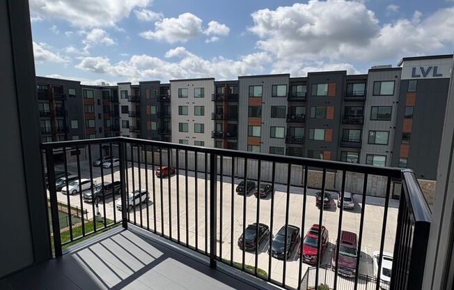 2 beds, 2 baths, 1,296 sqft, $1,979, Unit 401