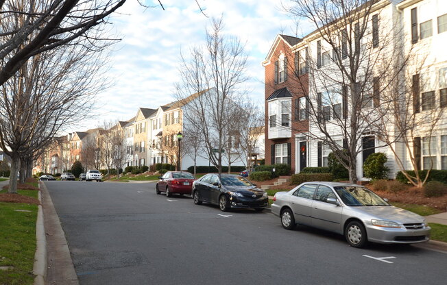 1/2 MO/OFF SPECIAL- Ballantyne Towhome 3 bed 4 bath Community Pool