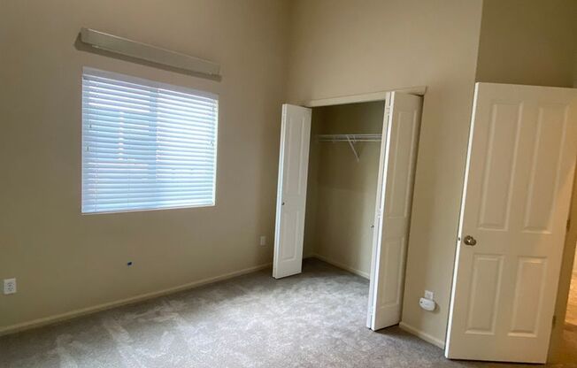 2 beds, 1 bath, $1,900