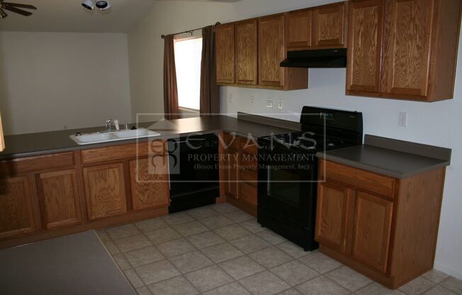 Nice home for rent in Tulare!