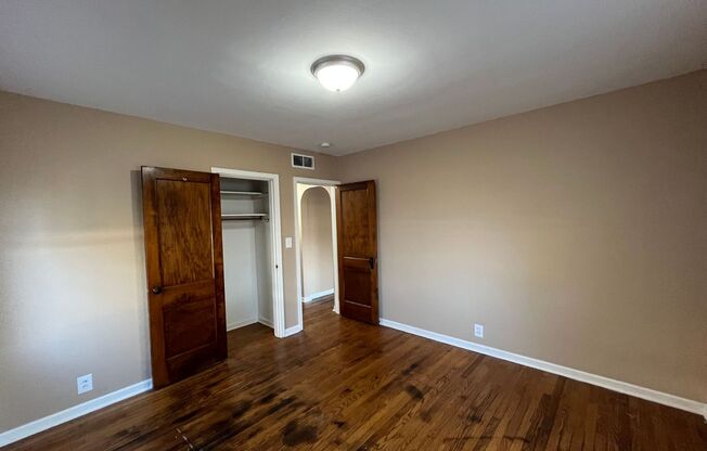 2 beds, 1 bath, $1,050