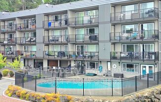 9517 NE 180 ST