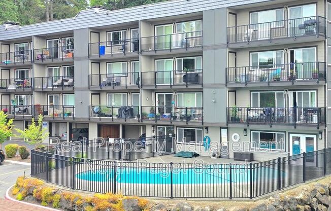 9517 NE 180 ST