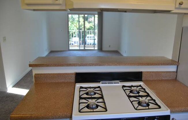 1 bed, 1 bath, 695 sqft, $1,950, Unit 425