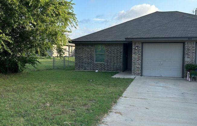 3 beds, 2 baths, $1,250