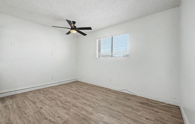 2 beds, 2 baths, 992 sqft, $1,595, Unit 24