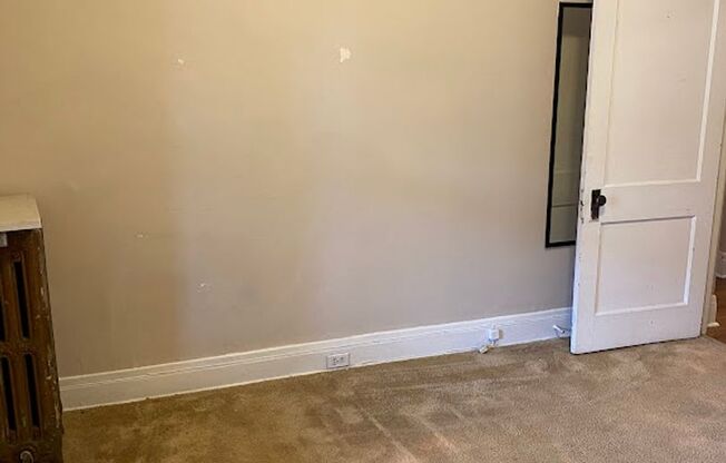 2 beds, 1 bath, $1,695, Unit 5806 Howe - 4