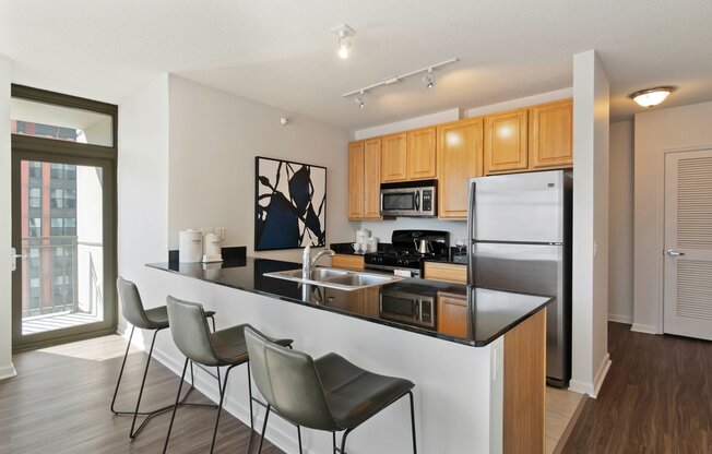 360 N DESPLAINES ST