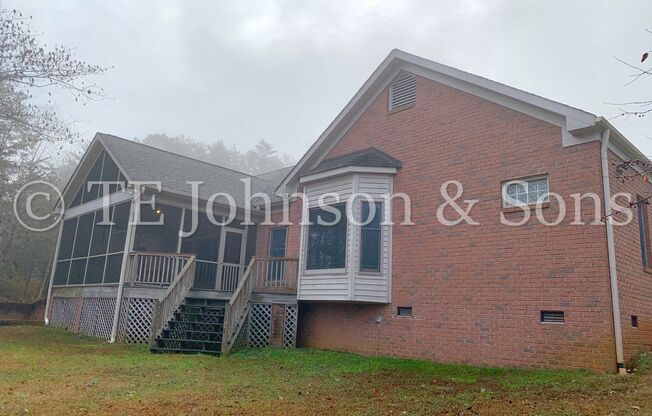 3 beds, 2.5 baths, $2,250