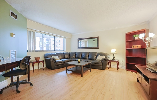 1 bed, 1 bath, 709 sqft, $2,900, Unit 212