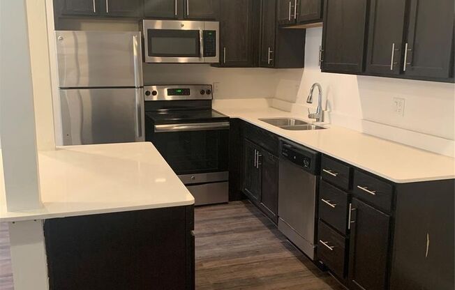 1 bed, 1 bath, 655 sqft, $1,285, Unit 111