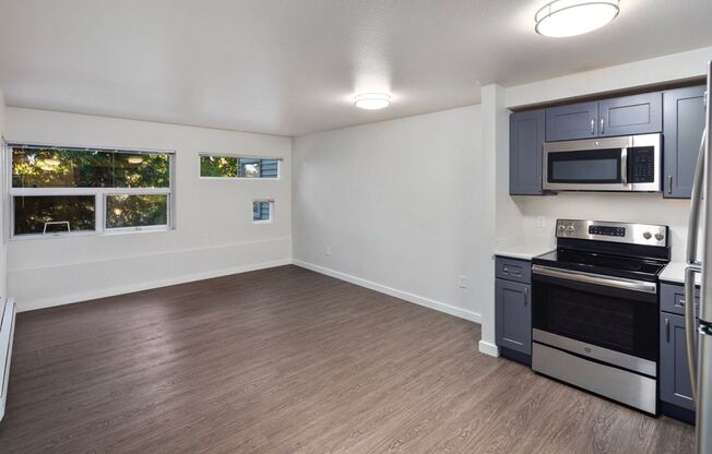 1 bed, 1 bath, 700 sqft, $1,739, Unit 105