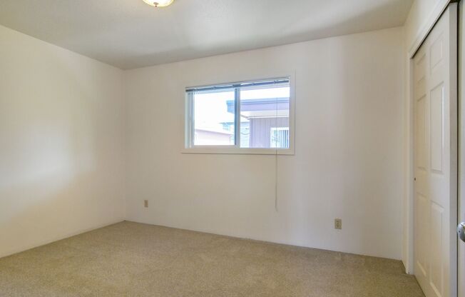 2 beds, 1 bath, $1,550, Unit 10