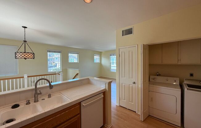 Comfortable 2BD/2BA Townhome in Carmel Mountain Ranch with Community Pool, Attached Garage & In-Unit Laundry