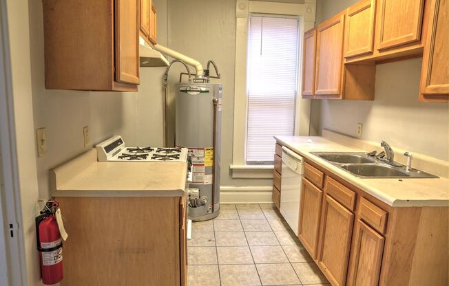 Studio, 1 bath, $995, Unit 250 F