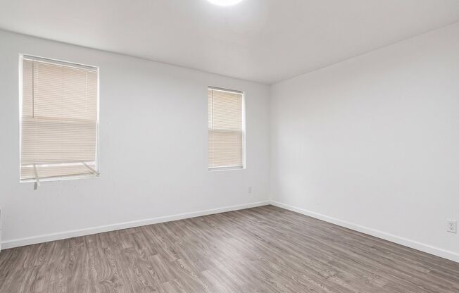 2 beds, 1 bath, 880 sqft, $1,100, Unit C