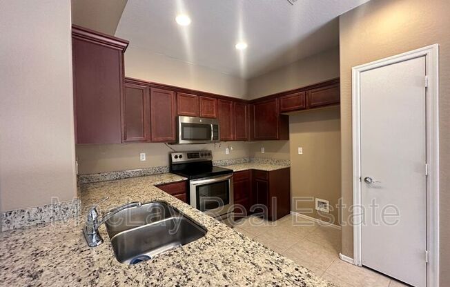 2538 N 73 DR