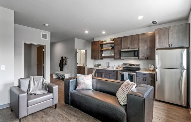 4 beds, 2 baths, 1,136 sqft, $3,020, Unit 211