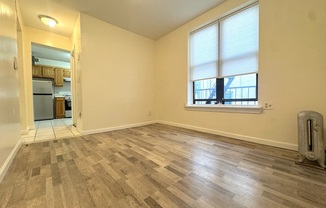252 S 4 ST