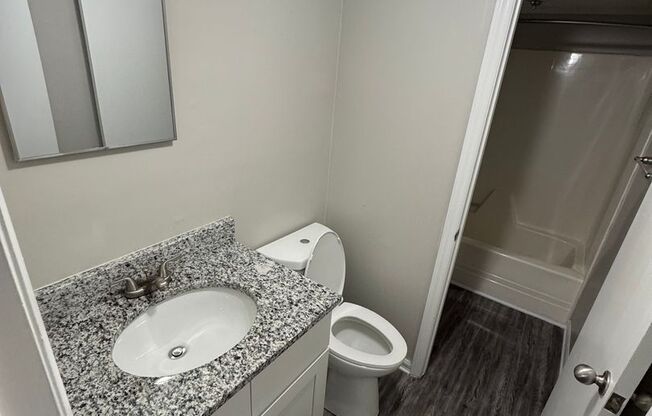 3 beds, 1.5 baths, 1,000 sqft, $1,346, Unit 460-B