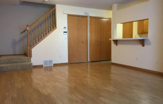 Charming 2 Bedroom Townhouse in Burnsville for $1,799.00!