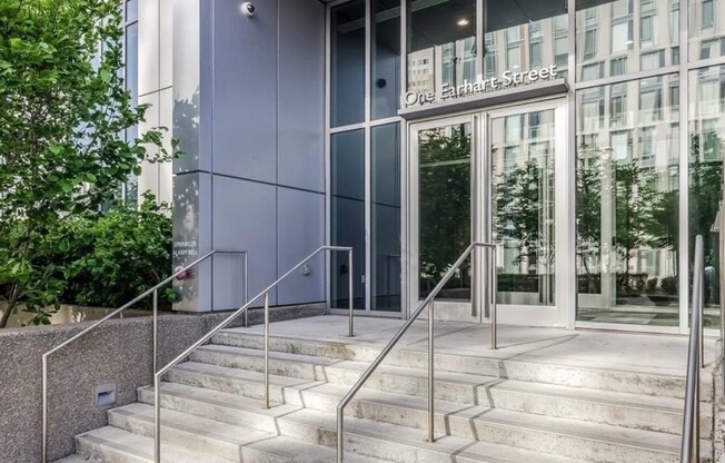 1 bed, 1.5 baths, 826 sqft, $3,350, Unit 527