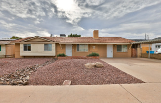 2615 W CORRINE DR