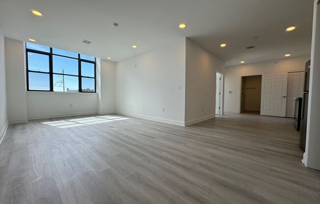 2 beds, 1 bath, 950 sqft, $1,375, Unit 322