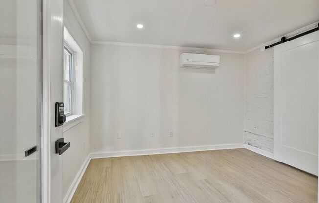 685 Argonne Ave. #14