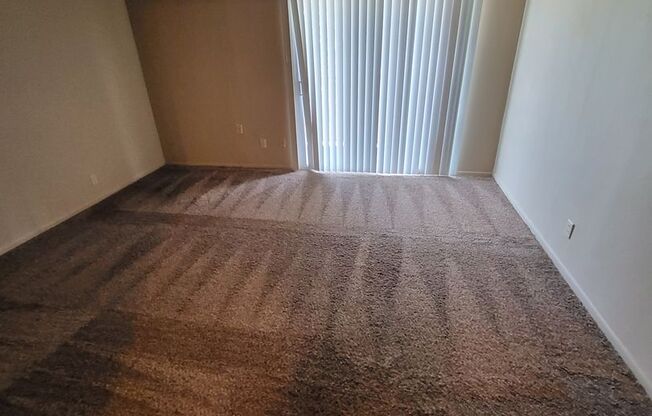 1 bed, 1 bath, 850 sqft, $1,050, Unit 7-733