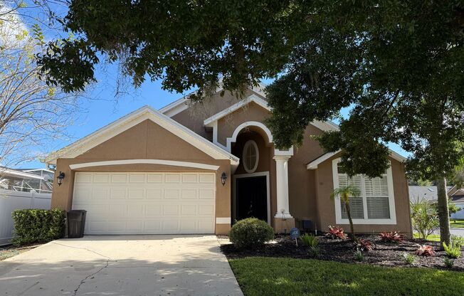 Beautiful Lake Mary 4 Bedroom home in Gated Community with Community Pools