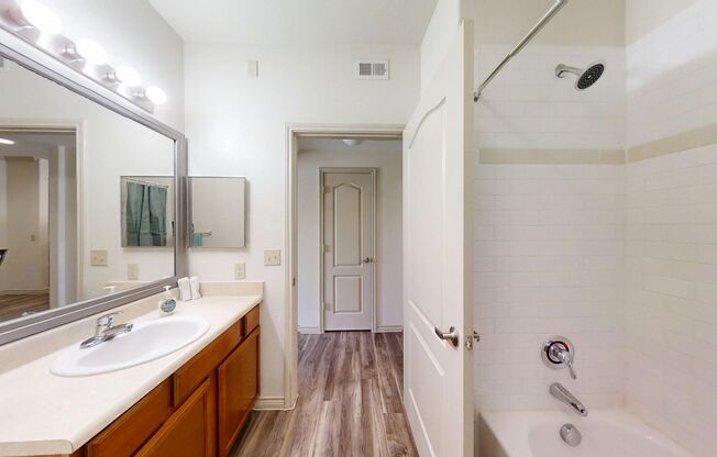 2 beds, 2 baths, 996 sqft, $1,649, Unit 4203-Corp