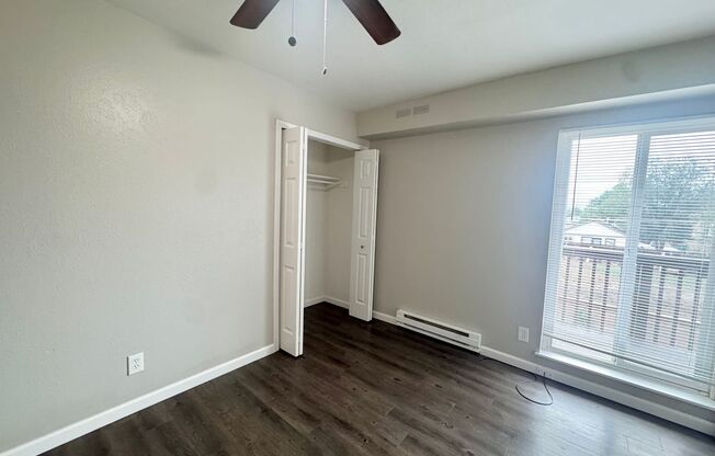 3 beds, 1 bath, 738 sqft, $1,195, Unit 207