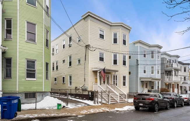 83 MARION ST