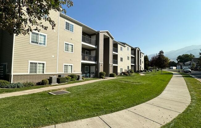 3 beds, 2 baths, 1,265 sqft, $1,675, Unit Unit 36