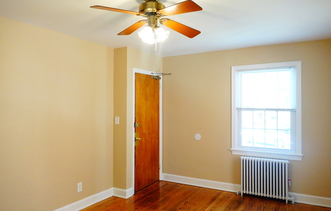 8401 Greenwood Avenue D&G GROUP LLC