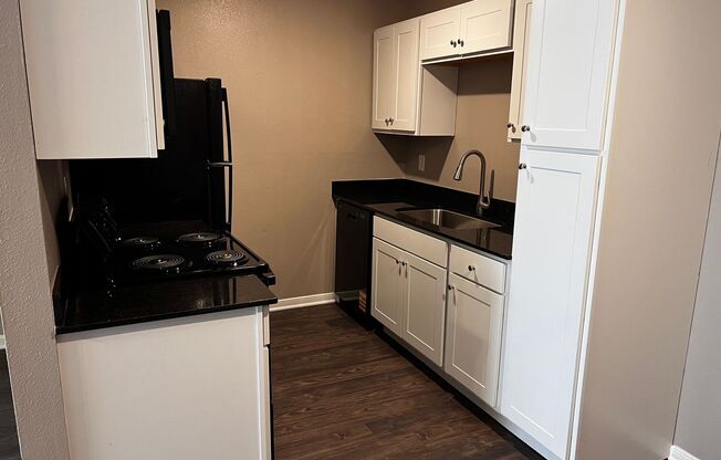 1 bed, 1 bath, 640 sqft, $850, Unit 210