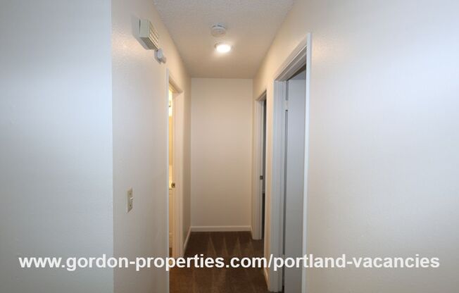 2 beds, 1 bath, $1,595