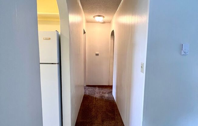 1 bed, 1 bath, 595 sqft, $900, Unit B