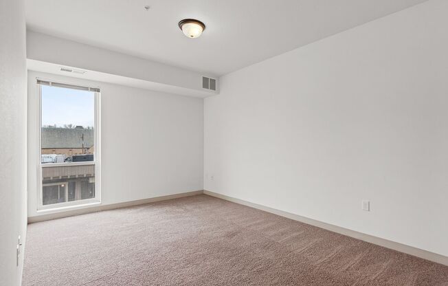 3 beds, 3 baths, 1,253 sqft, $2,495, Unit 504