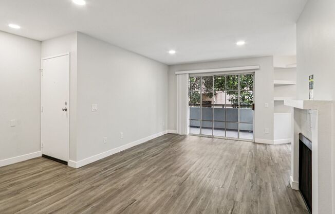 2 beds, 2 baths, 1,195 sqft, $3,198, Unit 112