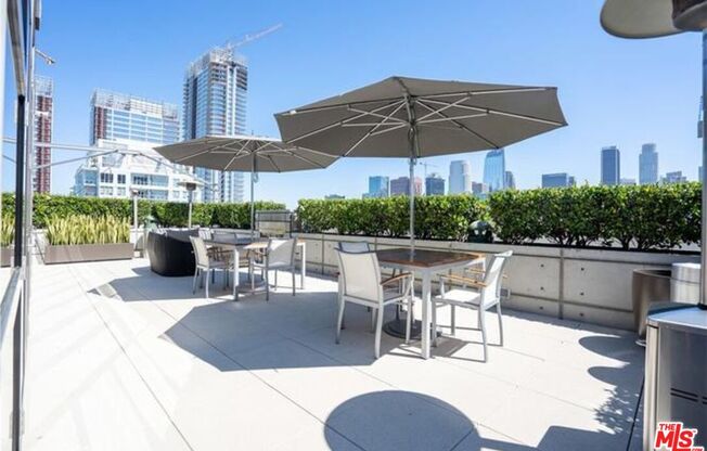 1 bed, 2 baths, 1,390 sqft, $4,000, Unit 1707